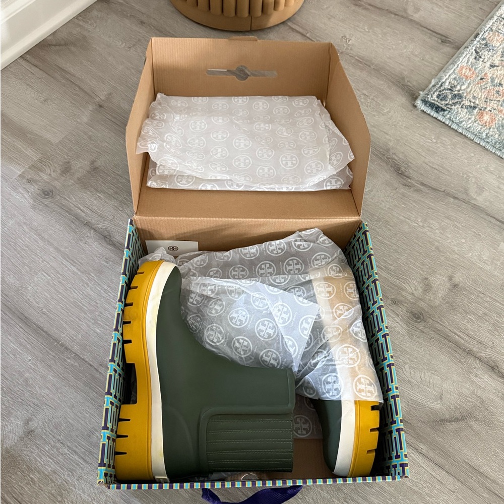 Tory Burch Olive Green Boots with Yellow Sole - Picture 6 of 8